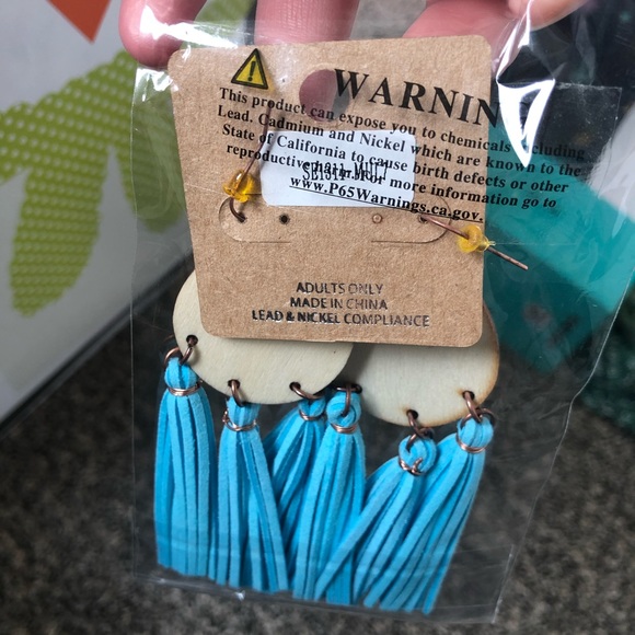 Women’s earrings - Picture 3 of 3